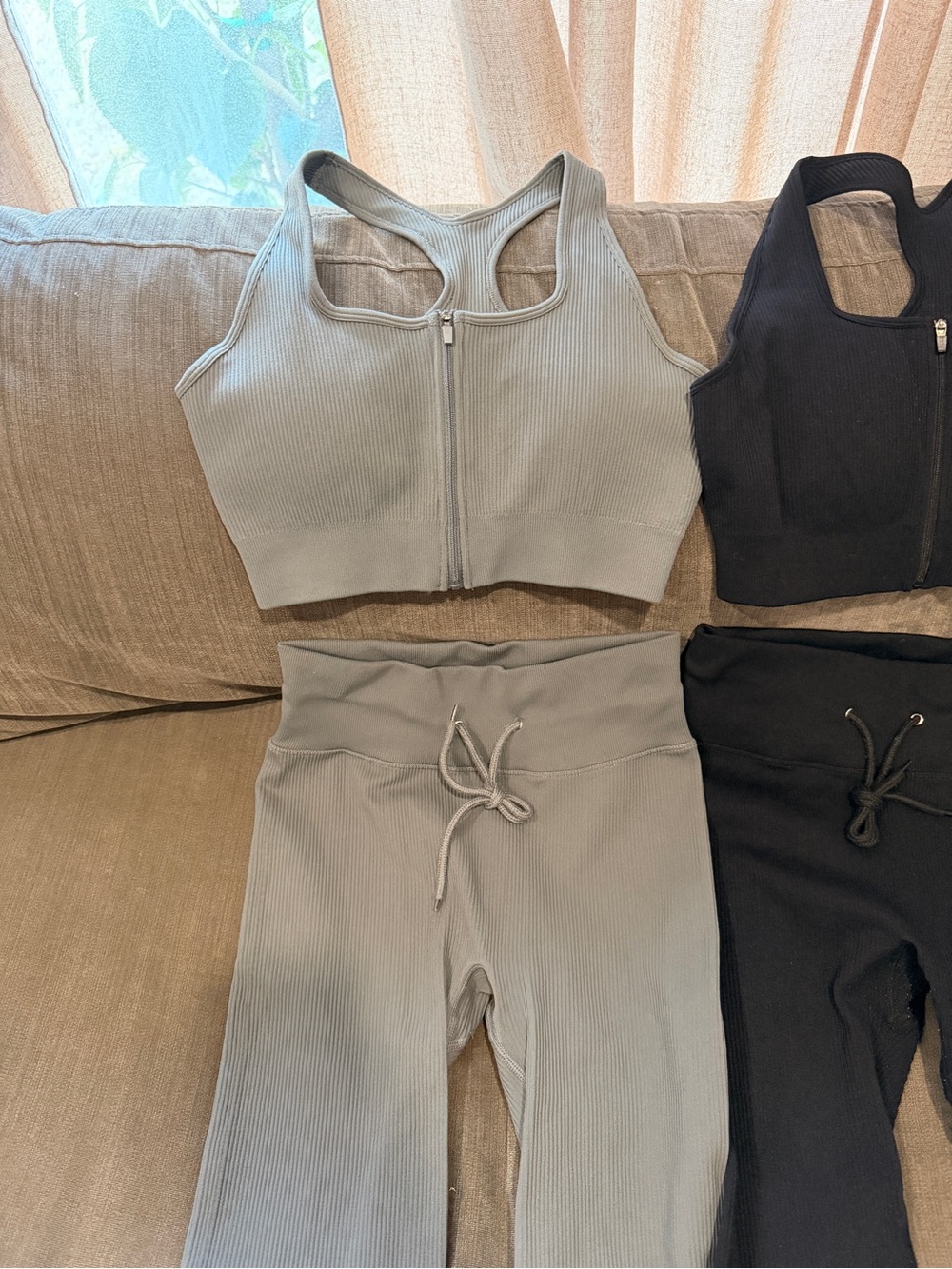 2 Matching Workout Sets [4 Pcs Lot] Leggings Sports Bras - Black / Gray - Large - Picture 6 of 8